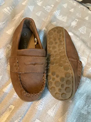 9- Cat&Jack Dress shoes Velcro - size Shoes:           9 & 9.5 (Little Kid)