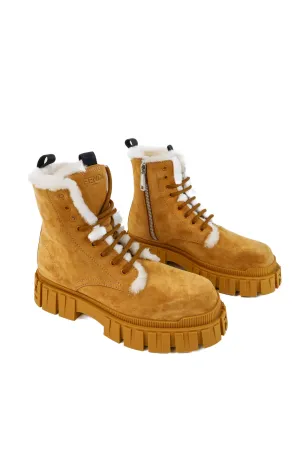 Fendi Roma light fur boots NWOT (fits like 10.5; est. retail $1390)