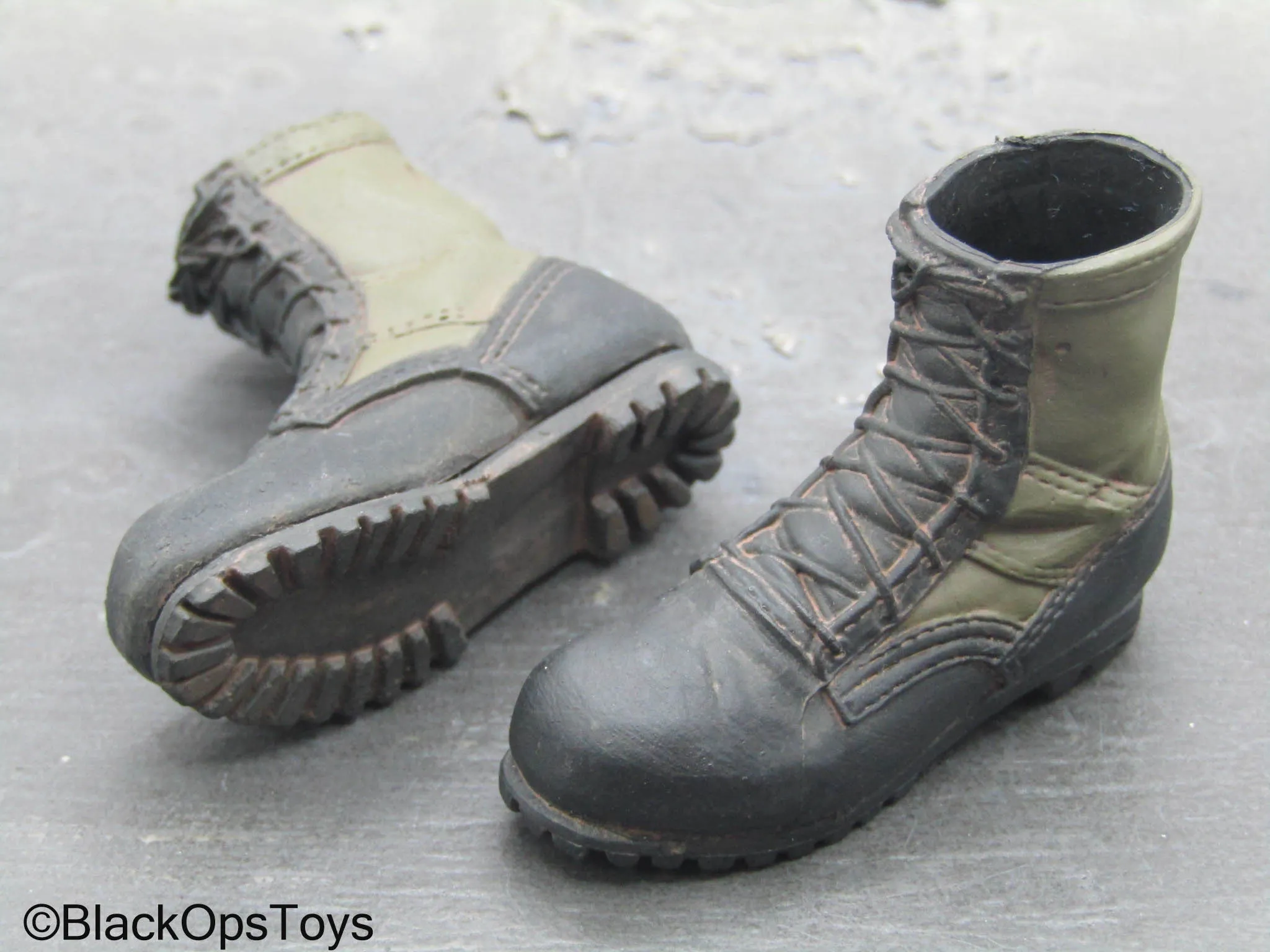 Ultimate Robot - Black & Green Combat Boots (Peg Type)