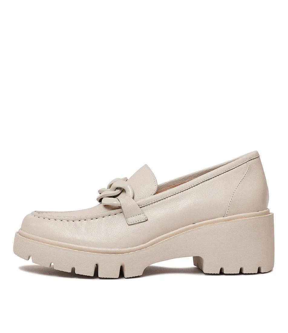 Unnay Almond Leather Heeled Loafers