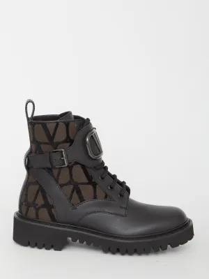 Valentino Garavani Vlogo Signature Combat Boots